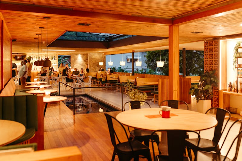 Wing Snob restaurant dining room interior in Allen TX